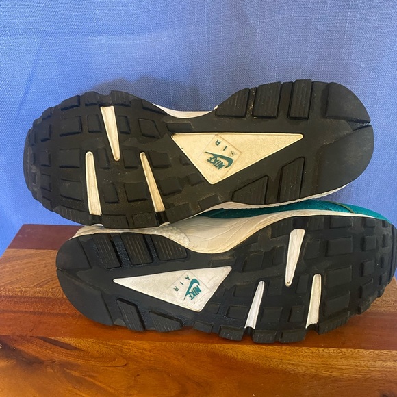 Nike Air Hurache in Retro Teal - Picture 5 of 6
